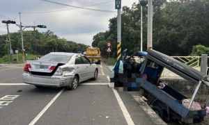 屏東崁頂嚴重事故！轎車疑遭後方追撞　小貨車駕駛送醫不治