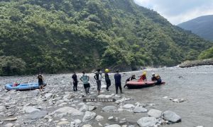 屏東霧台出發玩漂漂河！7人困三地門隘寮溪　消防出動救援