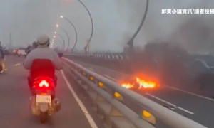 高屏大橋車禍起火!機車燒到只剩骨架 兩名傷者送醫救治